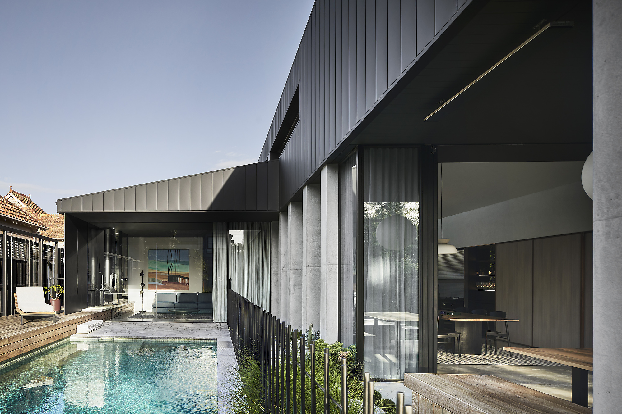 Interior photograph of Colonnade House by Sharyn Cairns
